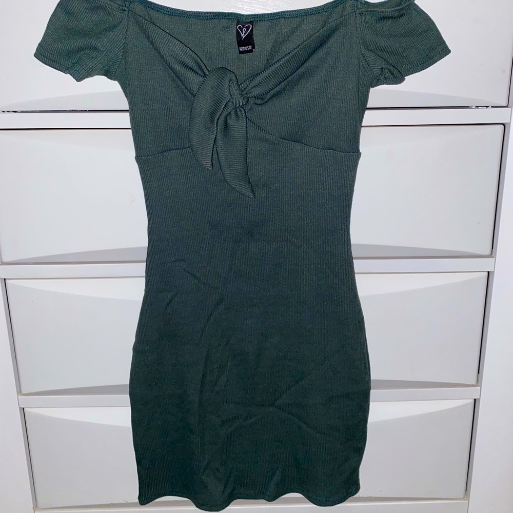 Size Small. Evergreen dress from Windsor. Never worn.